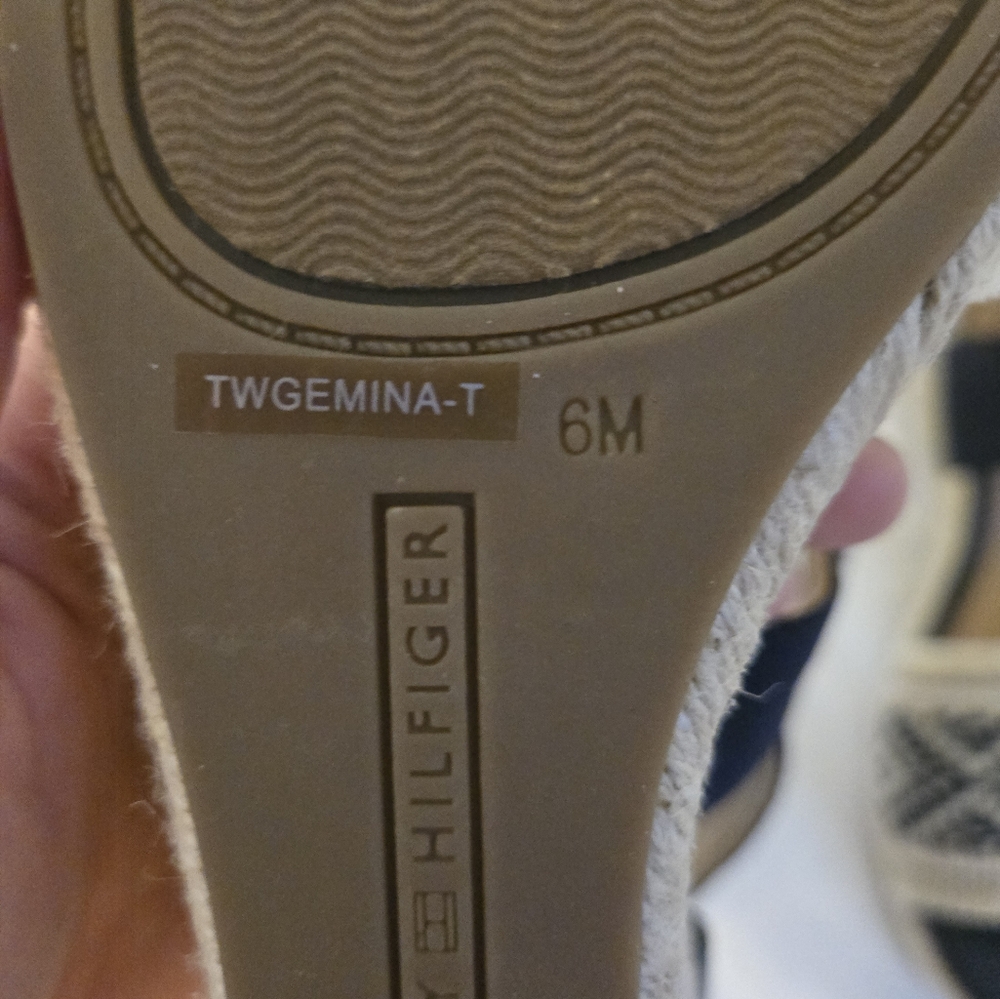 Tommy Hilfiger Yemina Espadrille Wedge Sandals | NWOT | Size 6 - Picture 8 of 8